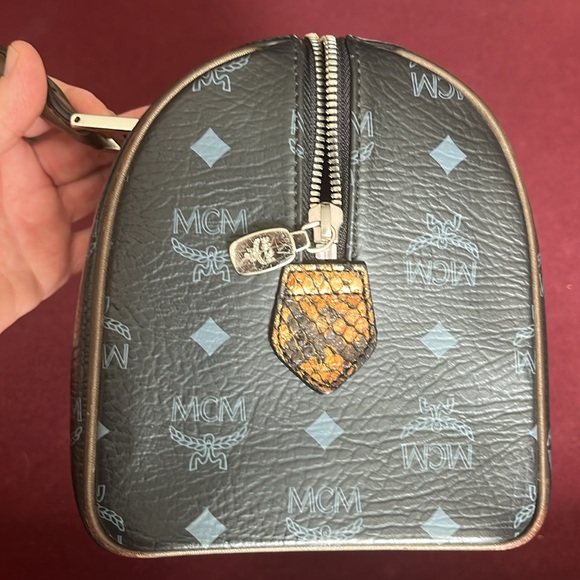 MCM Princess Lion Boston Bag EUC - Picture 12 of 13